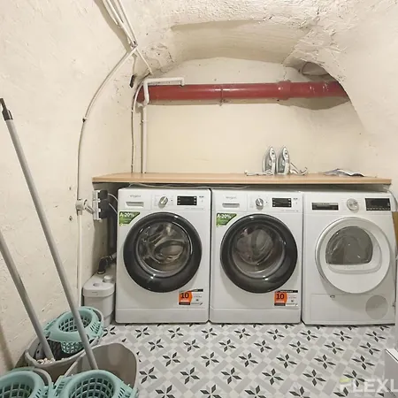 Daire Charming 21m In 20 With Shared Terrace *