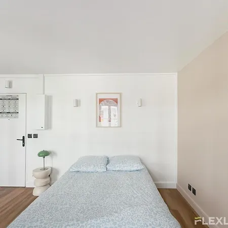 Charming 21m In 20 With Shared Terrace * Paris