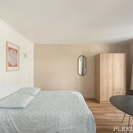 Charming 21m In 20 With Shared Terrace * Paris