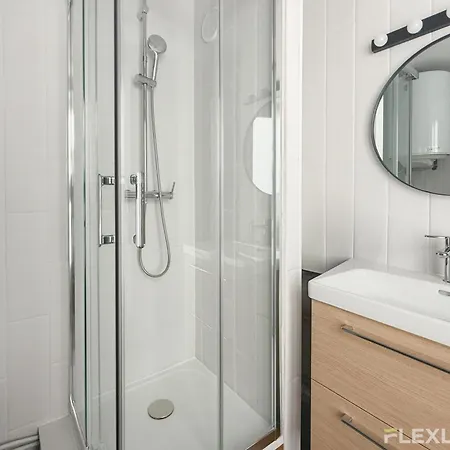 Appartement Charming 21m In 20 With Shared Terrace *