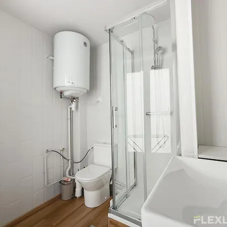 Apartman Charming 21m In 20 With Shared Terrace